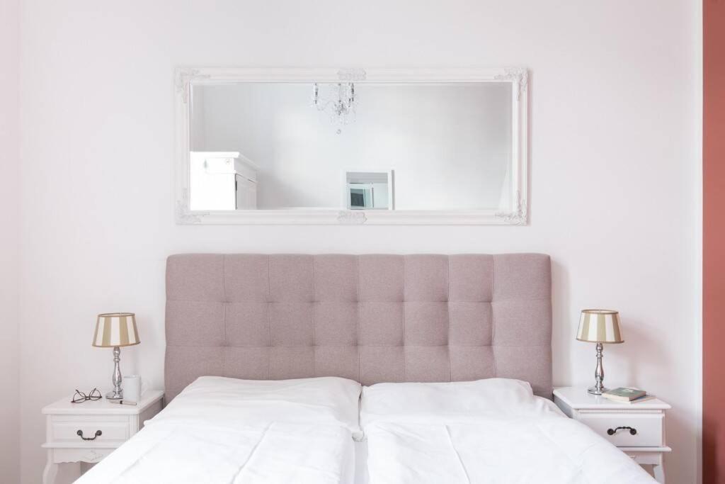 Sc 05 By Rockchair Apartments L Superhost Status L 2 Bedrooms Boxspringbeds Balcony Elevator - Cozy Family & Business Flair Welcomes You! Berlin Eksteriør billede