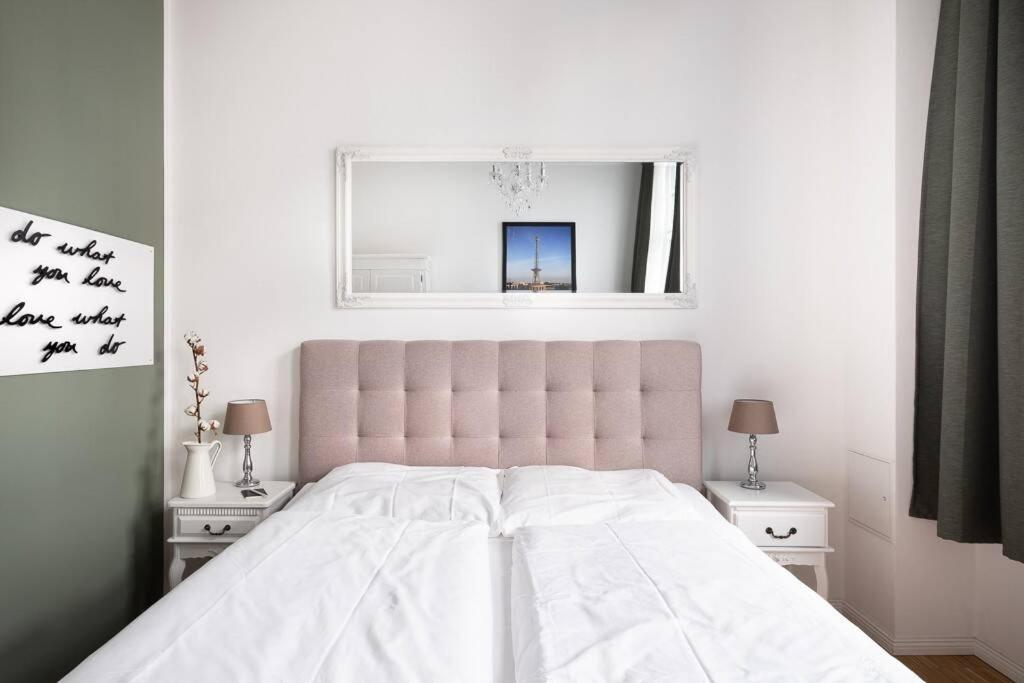 Sc 05 By Rockchair Apartments L Superhost Status L 2 Bedrooms Boxspringbeds Balcony Elevator - Cozy Family & Business Flair Welcomes You! Berlin Eksteriør billede