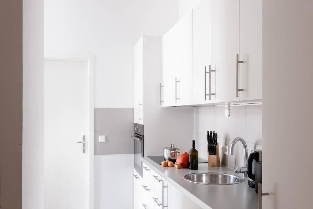 Sc 05 By Rockchair Apartments L Superhost Status L 2 Bedrooms Boxspringbeds Balcony Elevator - Cozy Family & Business Flair Welcomes You! Berlin Eksteriør billede